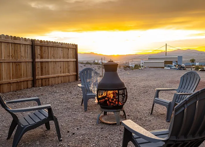 Near Laughlin Casinos, Mountain Views, Sleeps 6
