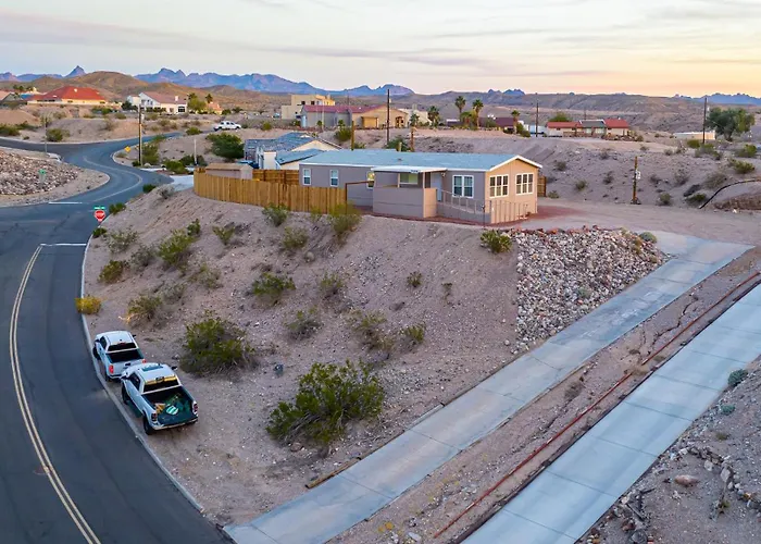 Near Laughlin Casinos, Mountain Views, Sleeps 6 * Bullhead City